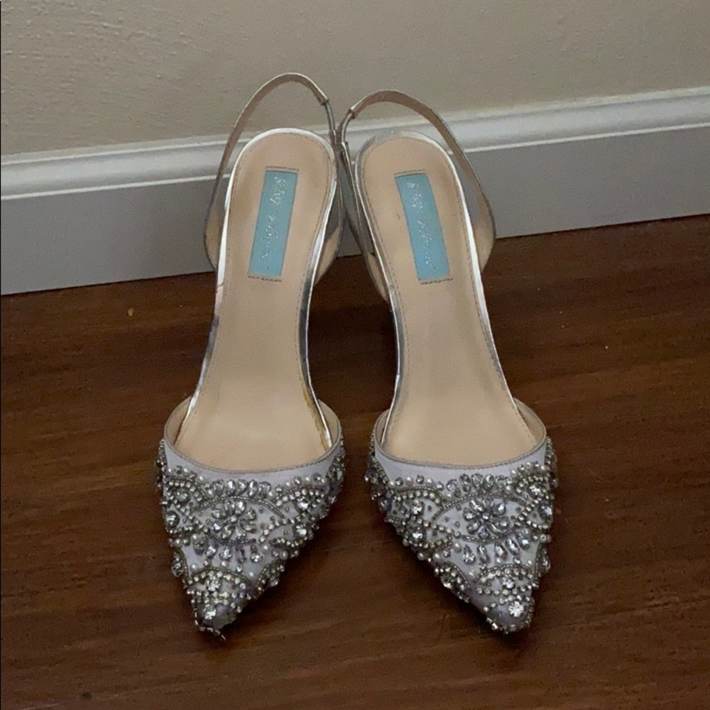 Betsy Johnson Silver Beaded Formal Heels 👠
